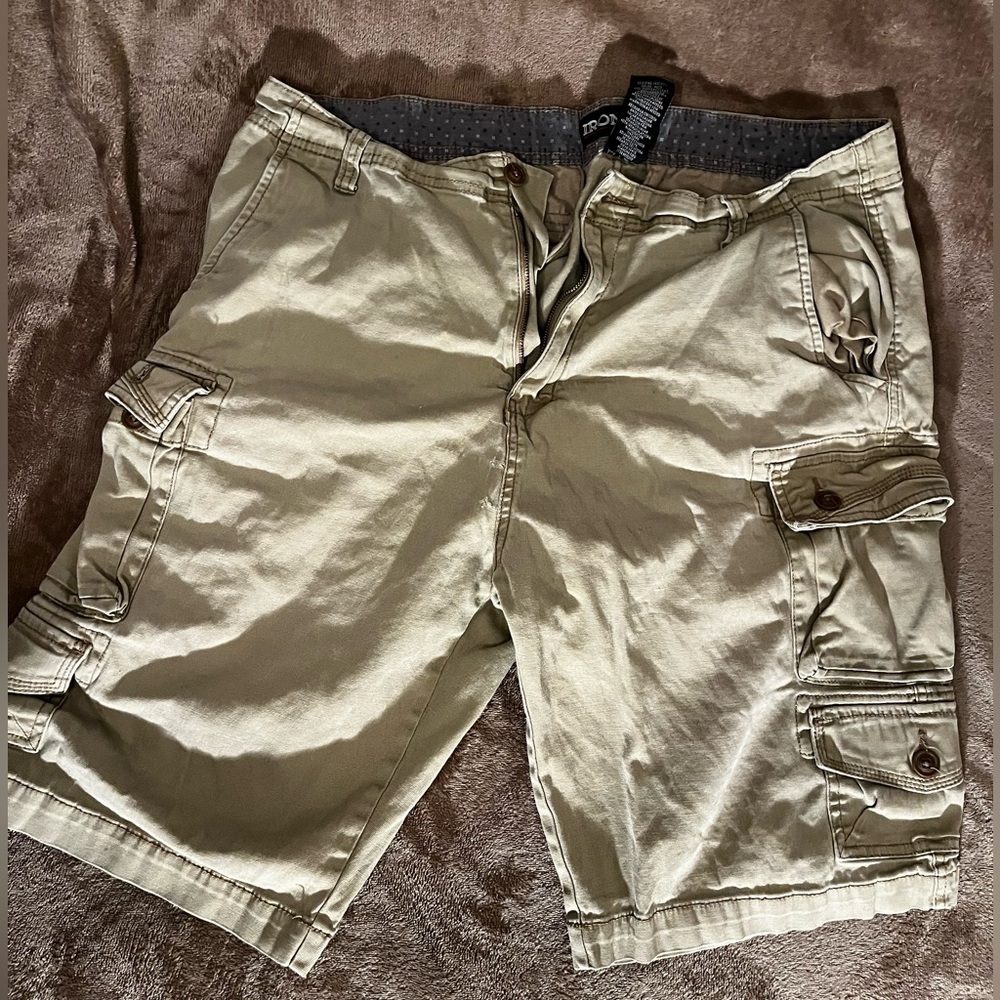 Men's Khaki Cargo Shorts